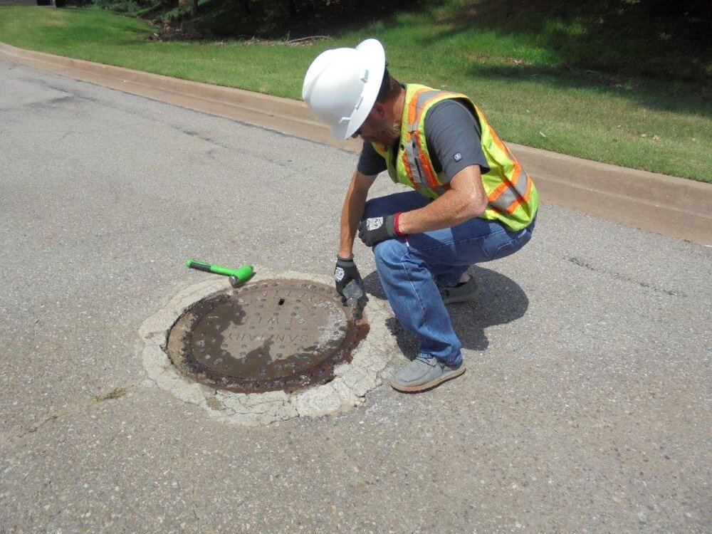 Manhole covering